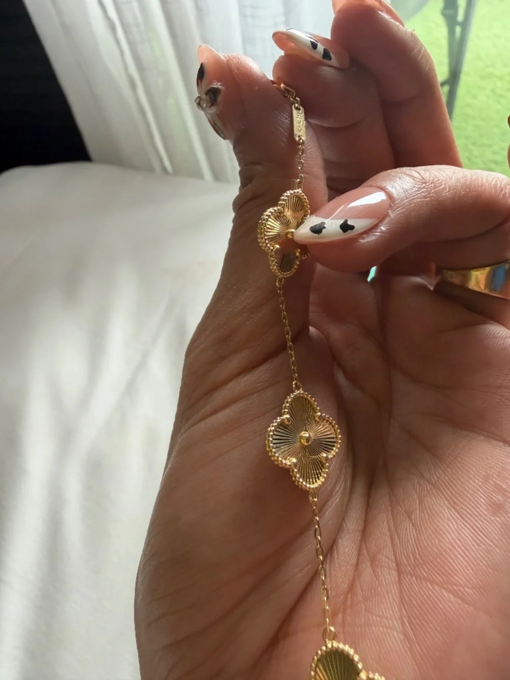 18k solid gold motif bracelet